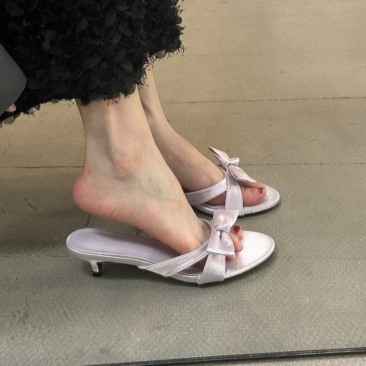 8963
